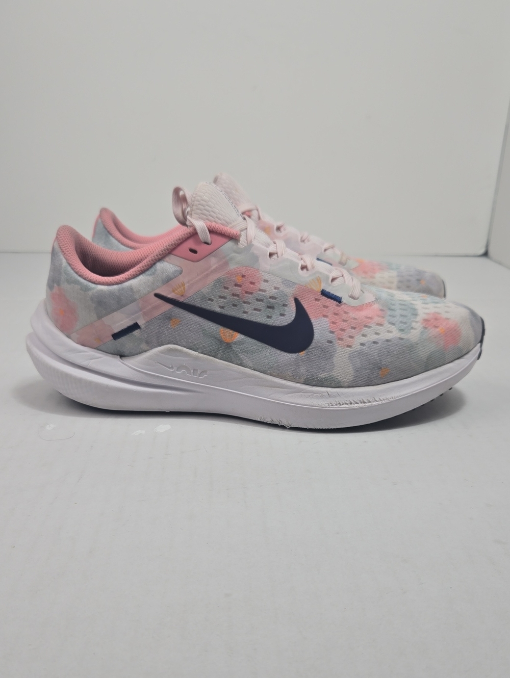 Nike Winflo 10 Premium Floral Watercolor Women's Sz 9.5 Running Athletic Gym